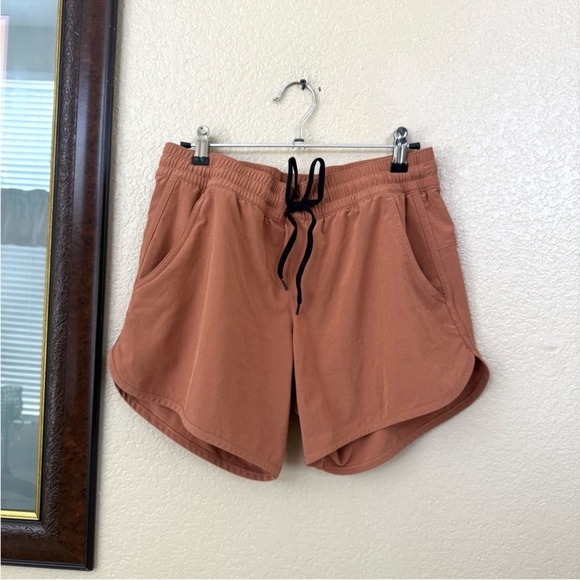 Columbia High waisted Pocket Shorts Size Small - Picture 1 of 3